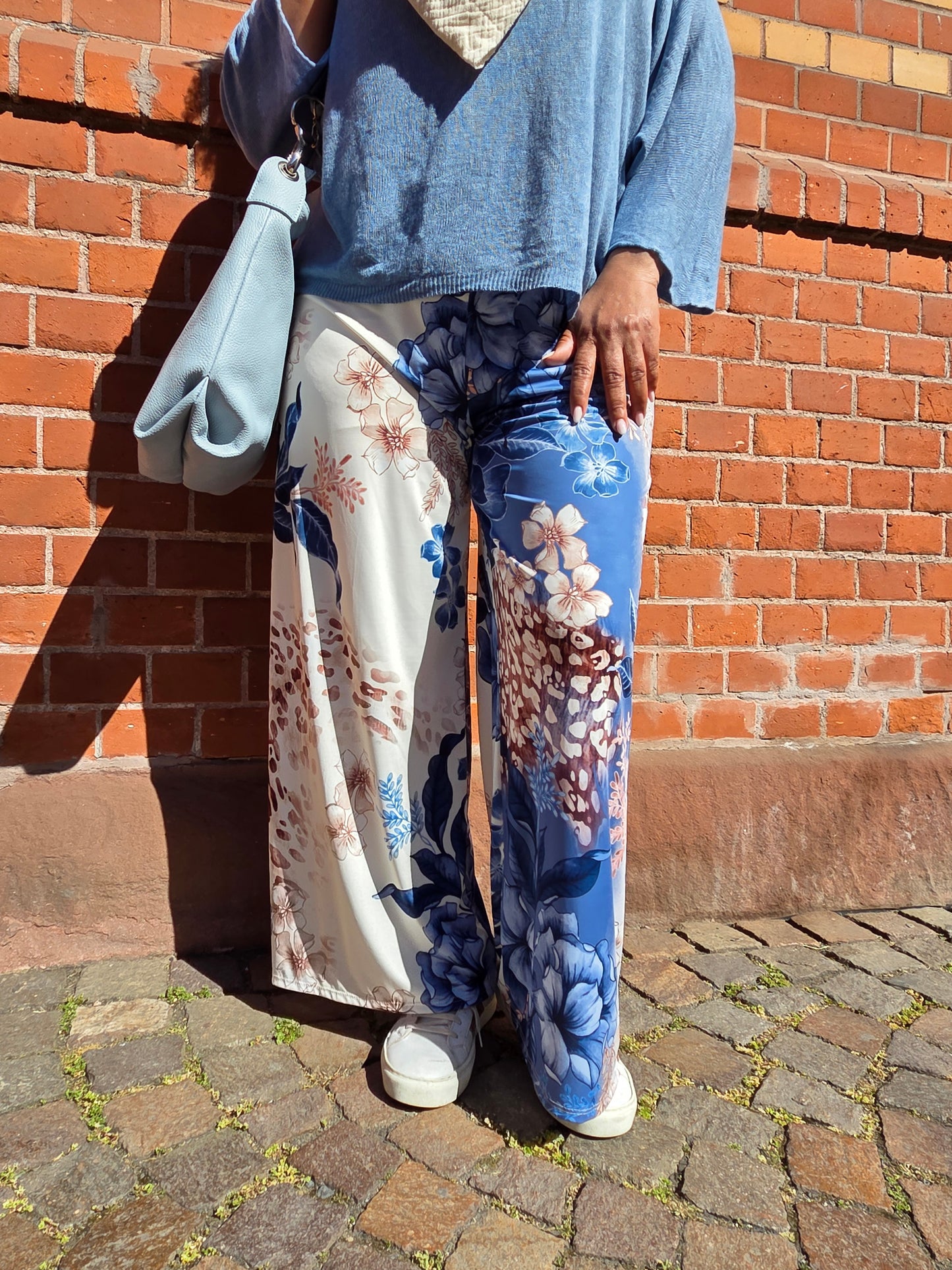 Wide Leg Hose Flower